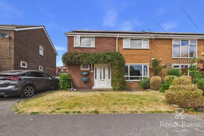 4 bed Semi-Detached for sale Image 10
