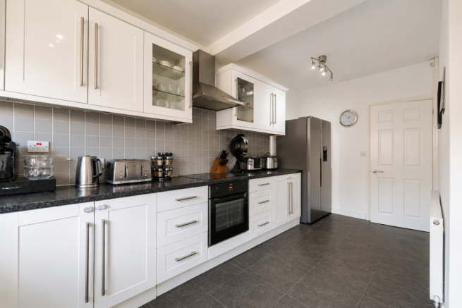 3 bed Semi-Detached for sale Image 6