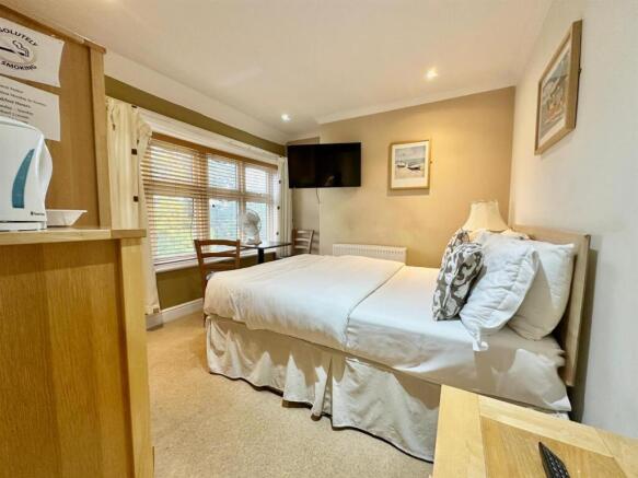 WhatsApp Image 2025-11-10 at 15.10.22_b890cf48.jpg