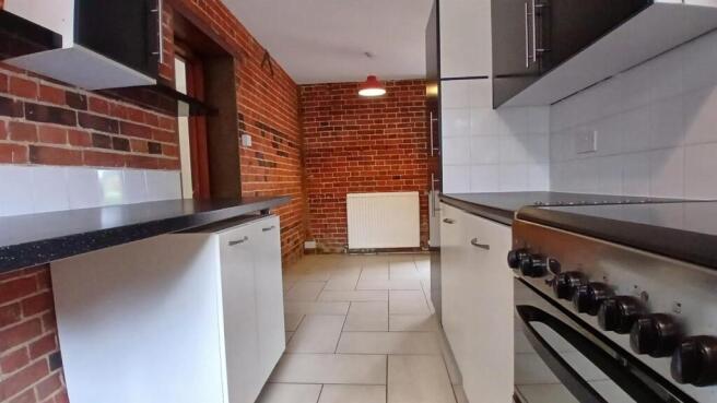 Kitchen 1.jpg