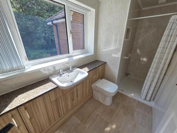 4 bed Detached to rent Image 12
