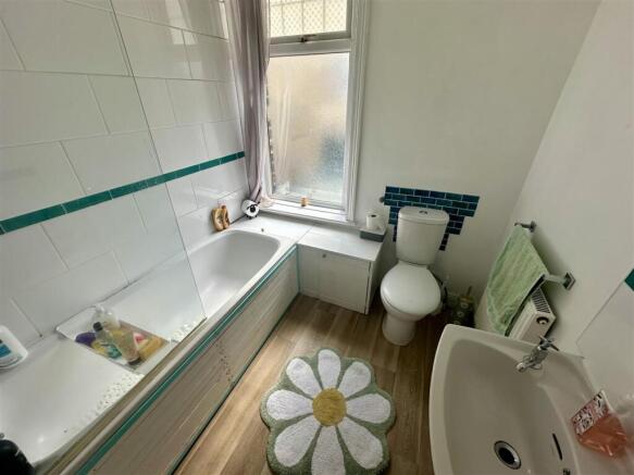 2 bed Terraced for sale Image 8