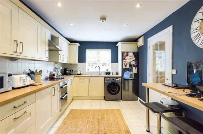 Kitchen B'fast Room