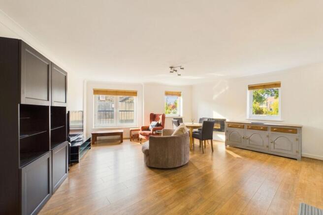 Kitchen / Living Area