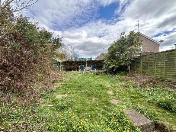 44 REAR GARDEN (7).jpg