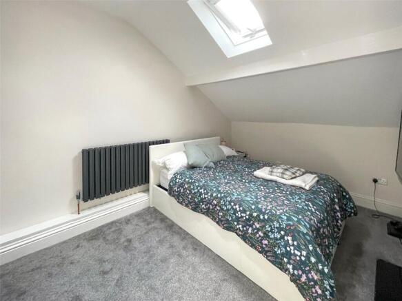 3 bed Apartment for sale Image 4