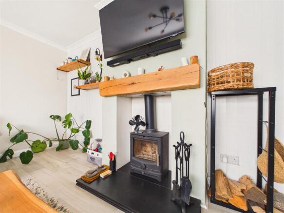 3 bed Semi-Detached for sale Image 4