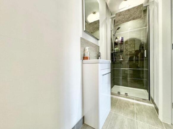 En suite view 2