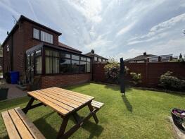 19, Everest Avenue, Ashton-under-lyne OL7 9RA