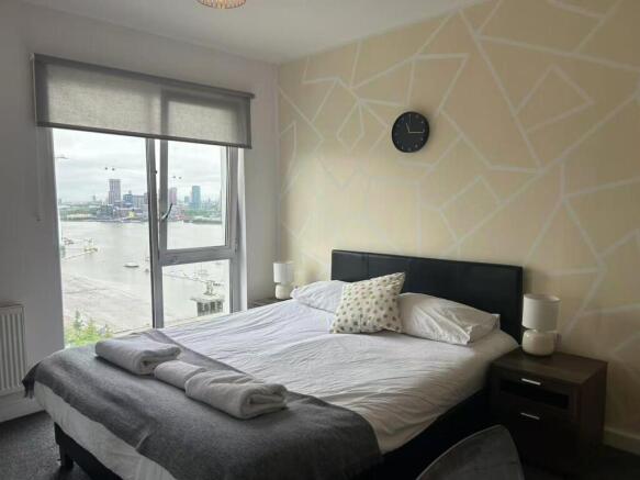 2 bed flat to rent Barge Walk, London SE10
