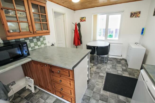 Kitchen (2).jpg
