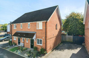 4, Saxon Close, Godalming GU7 1GF