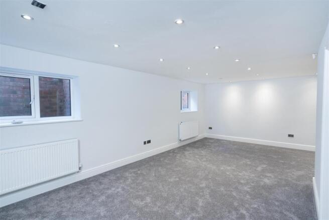 4 bed Detached for sale Image 6