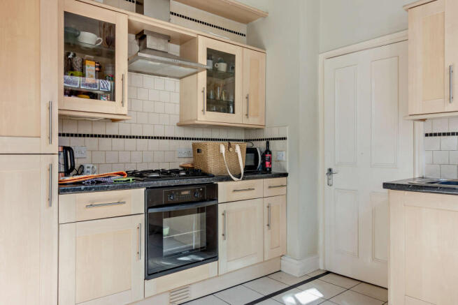 1 bed Ground Flat for sale Image 5
