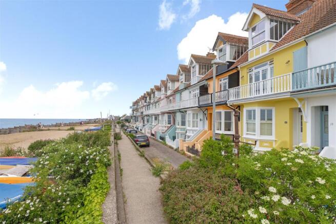 Wave Crest, Whitstable photo 4