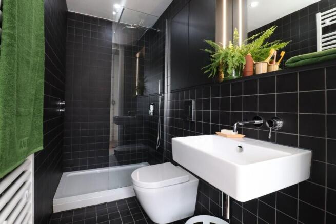 3 bed Apartment to rent Image 9