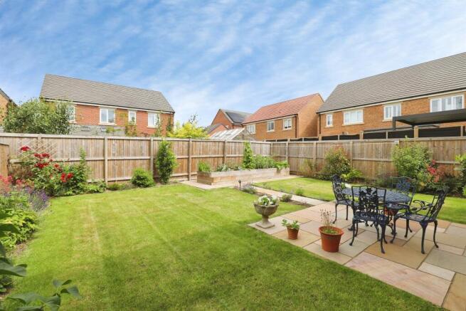 4 bed Detached for sale Image 4