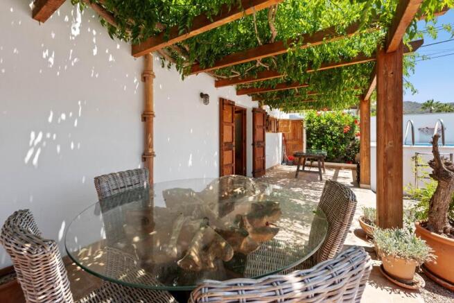 Covered Terrace (2)