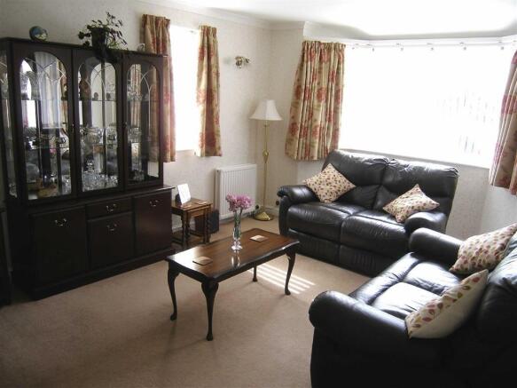 LOUNGE: