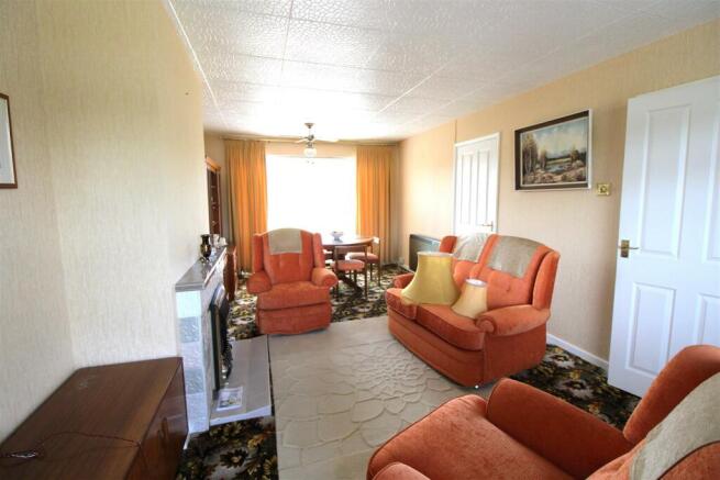 lounge2.JPG