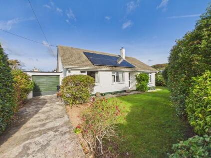 Illogan, Redruth - Detached corner plot bungalow in favoured residential location