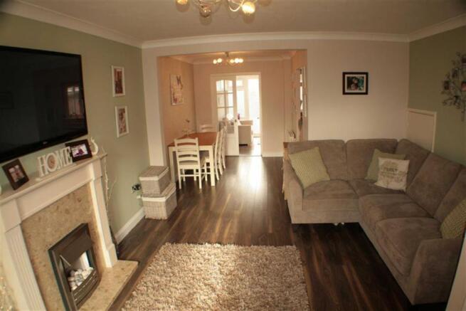LOUNGE: