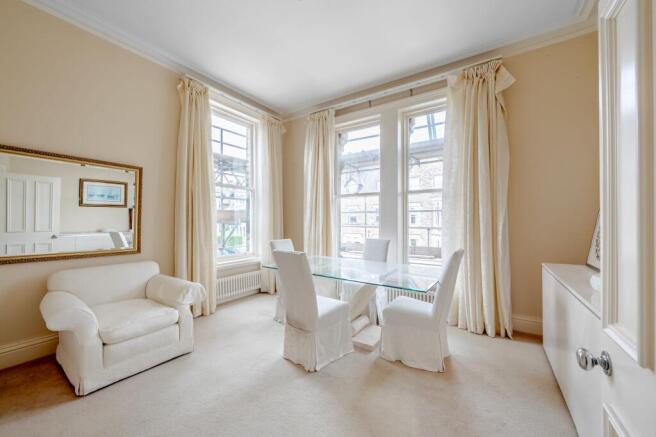 2 bed Flat for sale Image 8