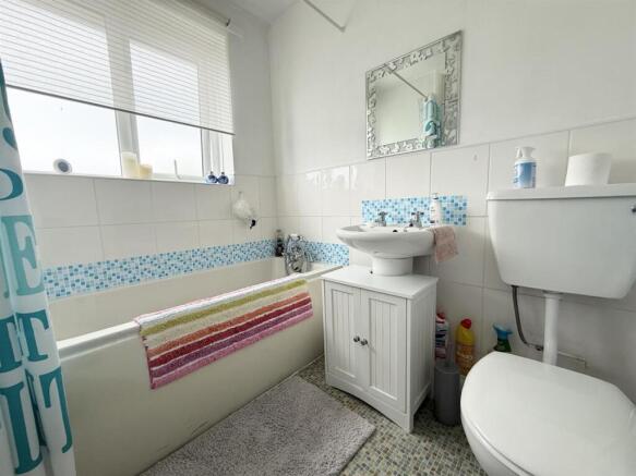 3 bed Semi-Detached for sale Image 9