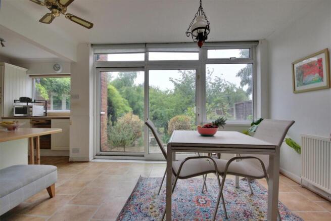 3 bed Semi-Detached for sale Image 5