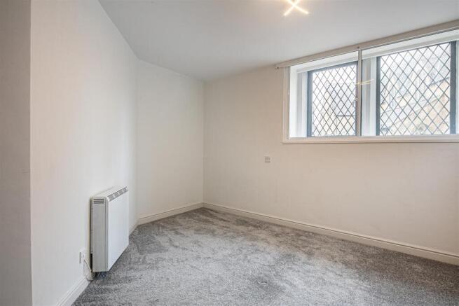 1 bed Apartment to rent Image 4