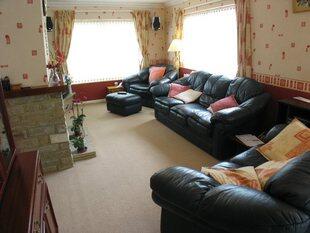 Living room/dining room