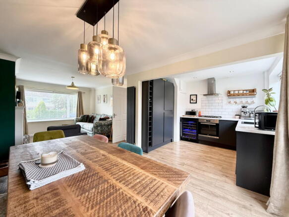 3 bed Semi-Detached for sale Image 11