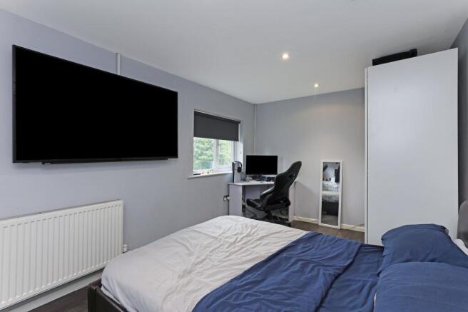 3 bed Semi-Detached for sale Image 9