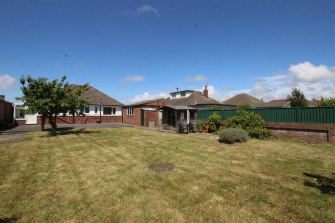 Clive Avenue, 33 Rear garden 2.JPG