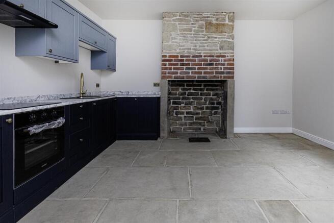 2 bed Terraced for sale Image 2