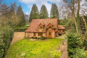 Cognors Lodge, Marley Heights, Haslemere GU27 3LU