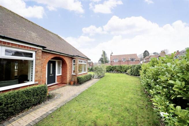 2 bed Detached Bungalow for sale Image 8