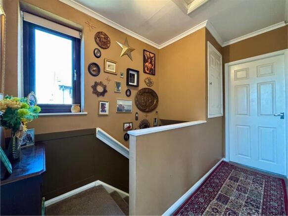 3 bed Semi-Detached for sale Image 10