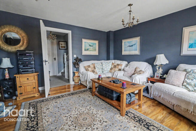 4 bed Town House for sale Image 11