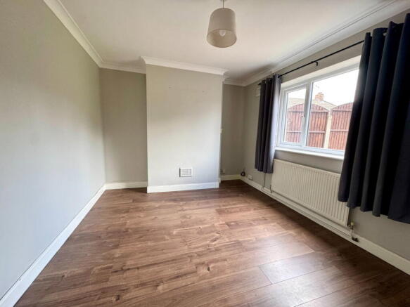 3 bed Semi-Detached to rent Image 6