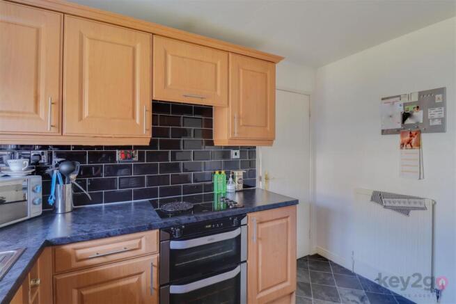 4 bed Detached for sale Image 9