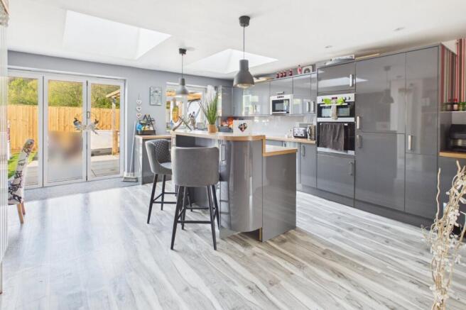 Kitchen/Dining Room