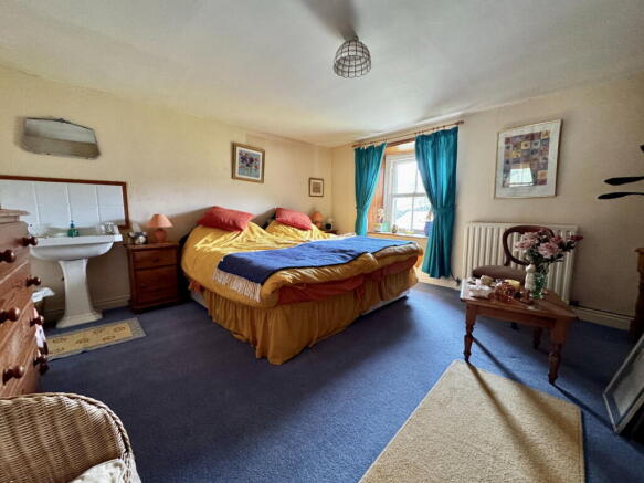 3 bed Detached for sale Image 7