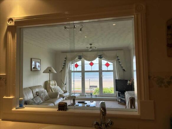 2 bed Flat for sale Image 11