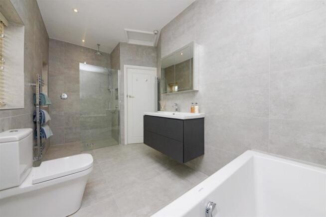 BATH 2.jpg
