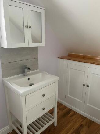 Poppy Meadows Bedroom 3 En Suite.jpg