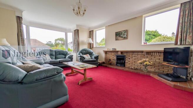 4 bed House for sale Image 8