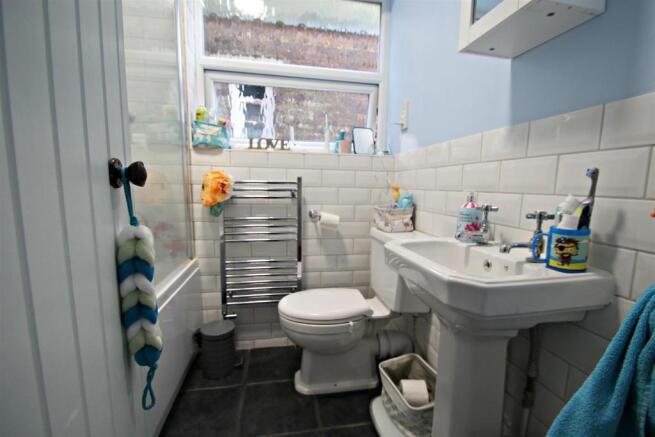 Bathroom (1).jpg