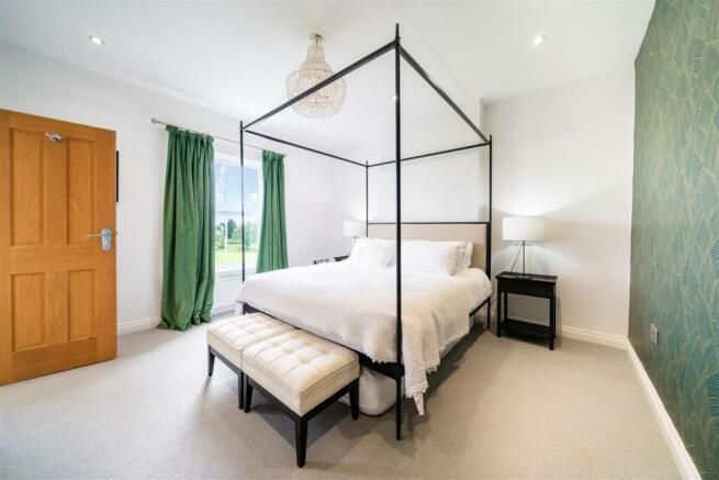Bedroom 1.jpg