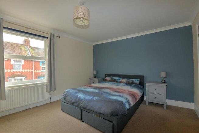 Bedroom1 2.jpg